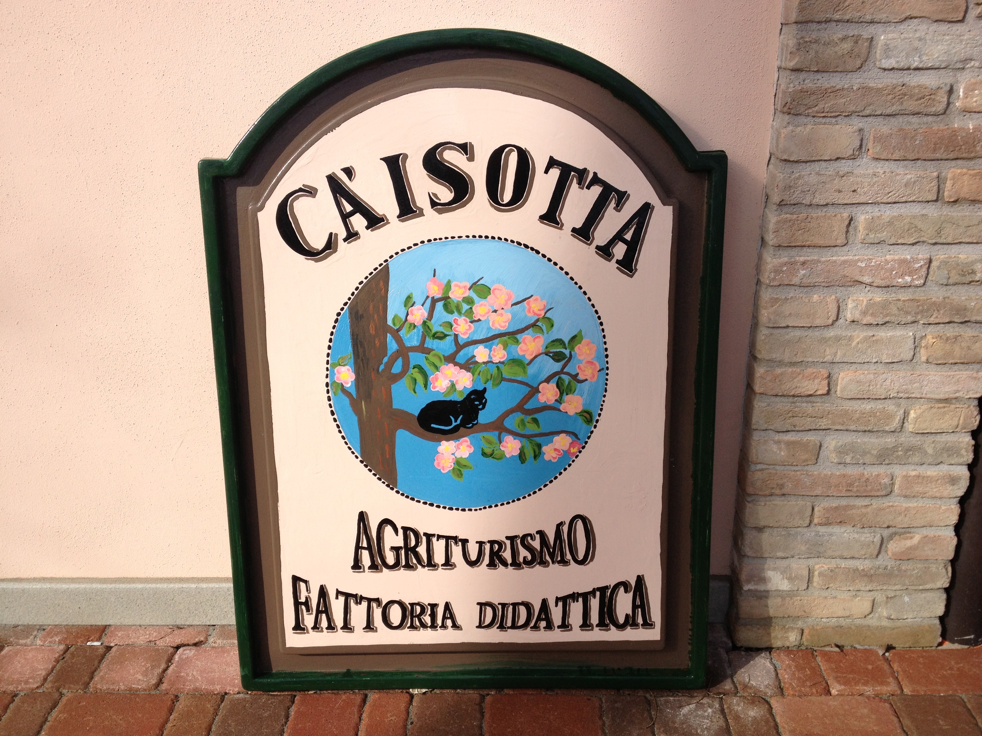 Ca-Isotta-insegna
